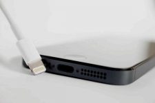 Можно ли заряжать iPhone 2 амперной зарядкой